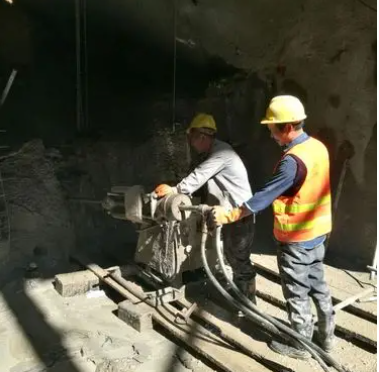 武江水下抗分散灌浆料特点 水下不分散注浆料介绍